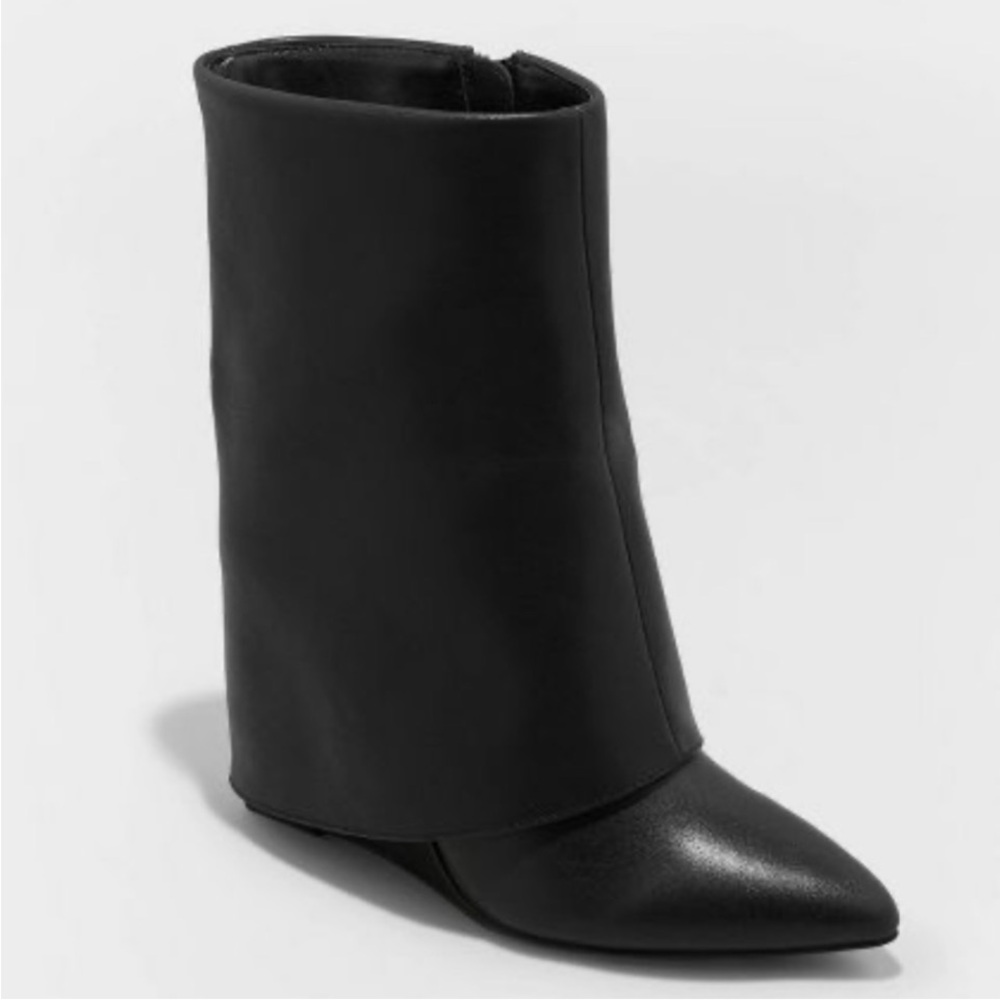 NWT Target New Day fold over ankle boots. Size 7.5.